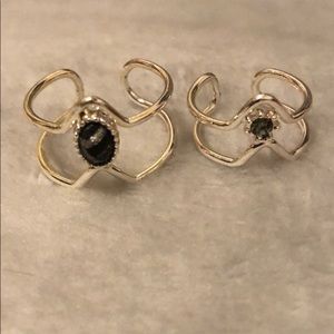 2 Rings. Arrow rings. Knuckle ring.